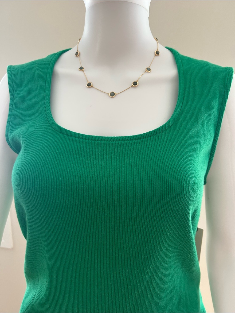 Anthropologie Maeve square neckline in green
New with tags